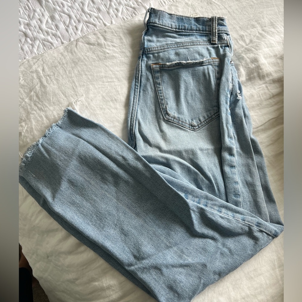 Abercrombie & Fitch straight ultra high rise Jean